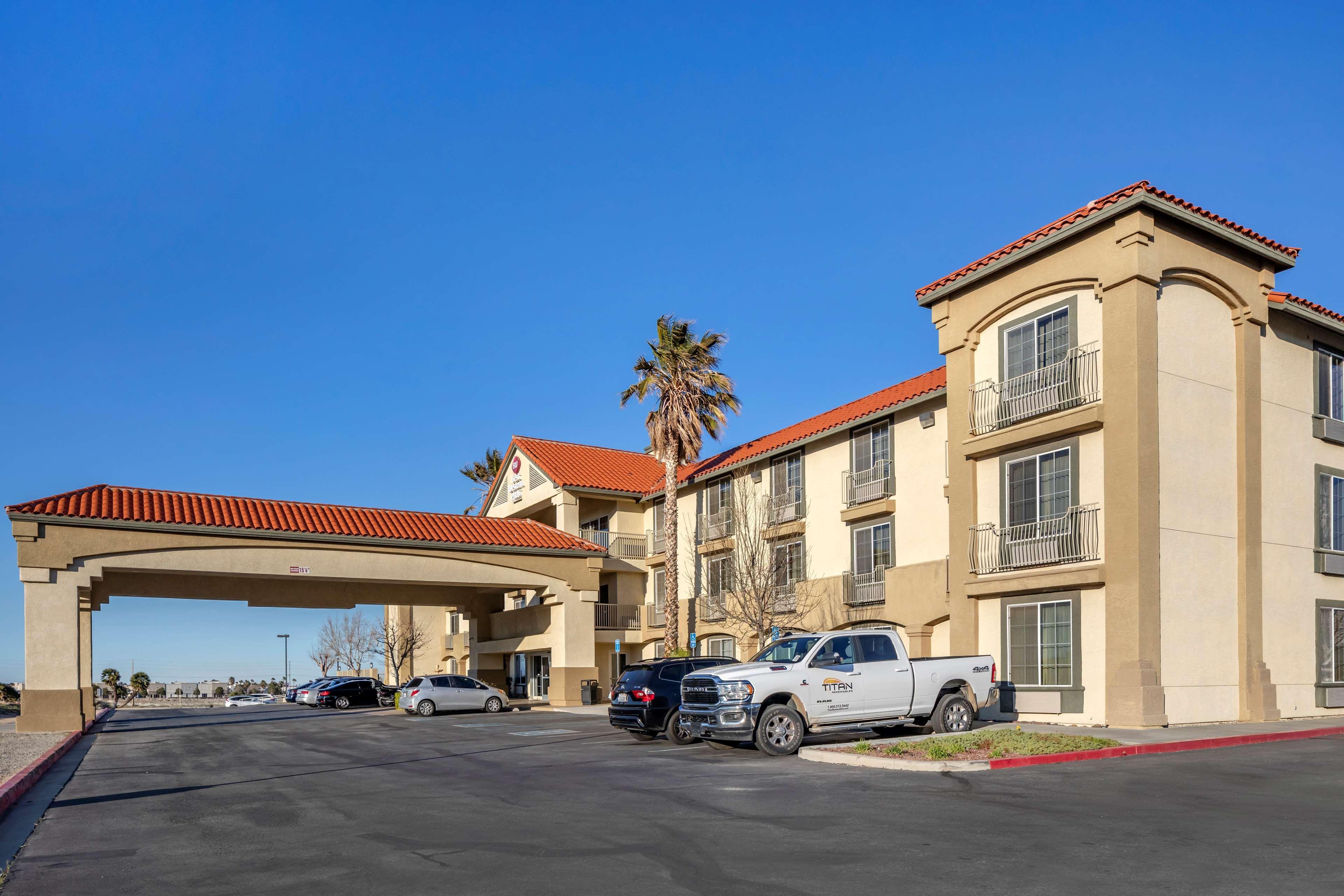 Best Western Plus John Jay Inn & Suites Palmdale Exterior photo